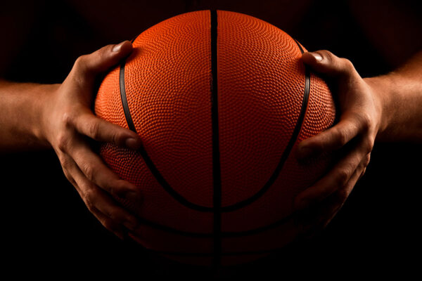 imagen de Fotomural agarrando balón en decoracionesenvinilo.com