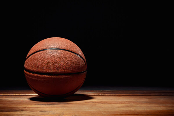 imagen de Fotomural de balón de baloncesto en decoracionesenvinilo.com