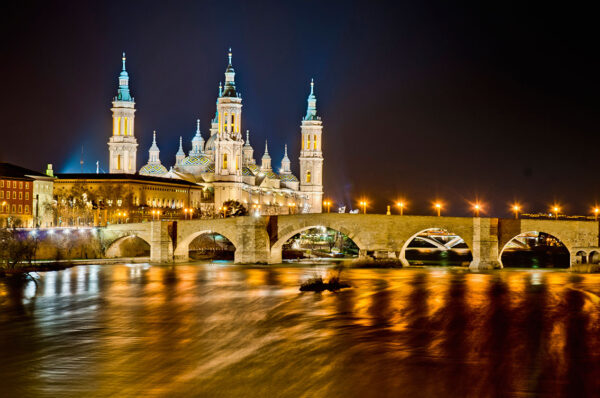 imagen de Fotomural El Pilar y Puente de Piedra en decoracionesenvinilo.com