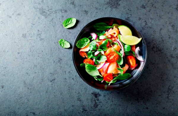 imagen de Fotomural plato de ensalada en decoracionesenvinilo.com