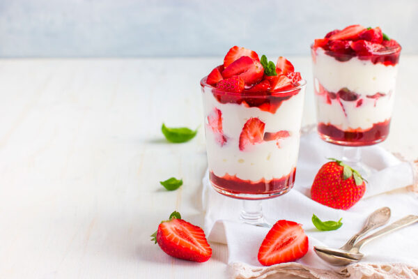 imagen de Fotomural postre fresa en decoracionesenvinilo.com