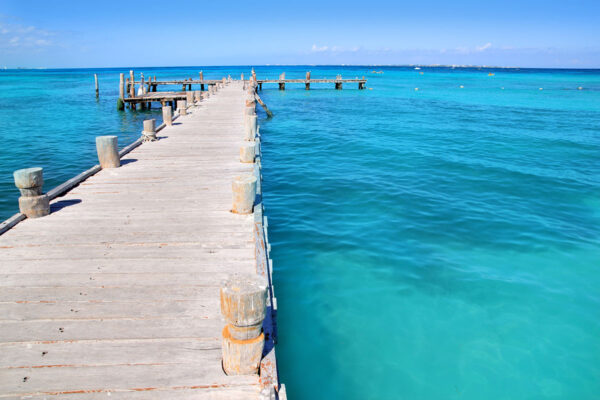 imagen de Fotomural muelle madera frente al mar en decoracionesenvinilo.com