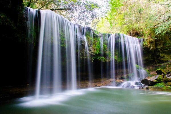 imagen de Fotomural cascada natural en decoracionesenvinilo.com