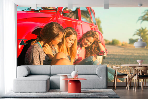 imagen de Fotomural amigas viajando en el atardecer en decoracionesenvinilo.com