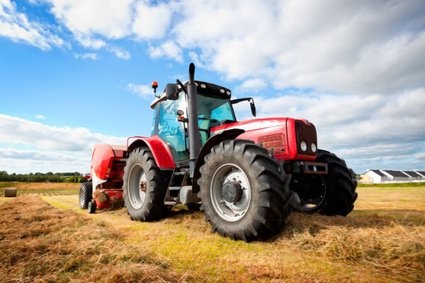 imagen de Fotomural tractor en campo en decoracionesenvinilo.com