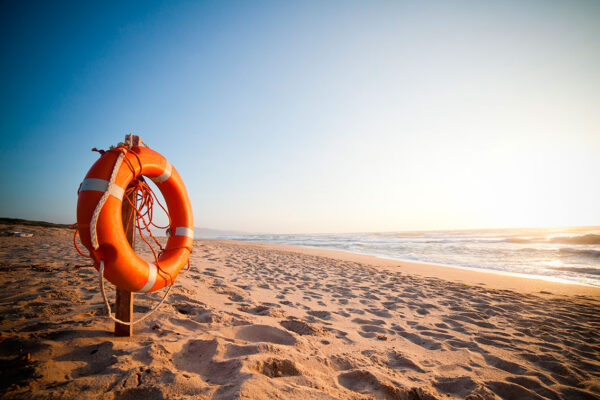 imagen de Fotomural salvavidas al mar en decoracionesenvinilo.com