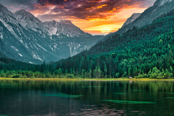 imagen de Fotomural montaña con río atardecer en decoracionesenvinilo.com