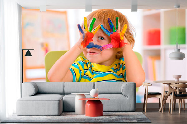 imagen de Fotomural niño con pinturas en decoracionesenvinilo.com