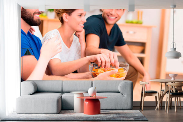 imagen de Fotomural amigos comiendo patatas en decoracionesenvinilo.com