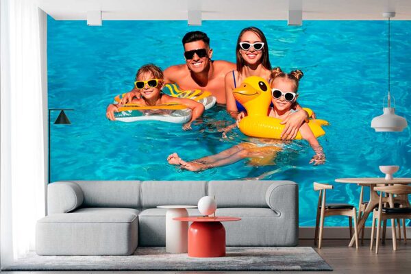 imagen de Fotomural familia en piscina en decoracionesenvinilo.com
