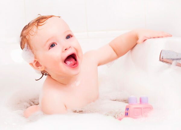 imagen de Fotomural bebe en decoracionesenvinilo.com