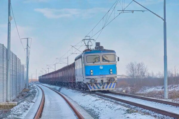 imagen de Fotomural ferrocarril nevado en decoracionesenvinilo.com