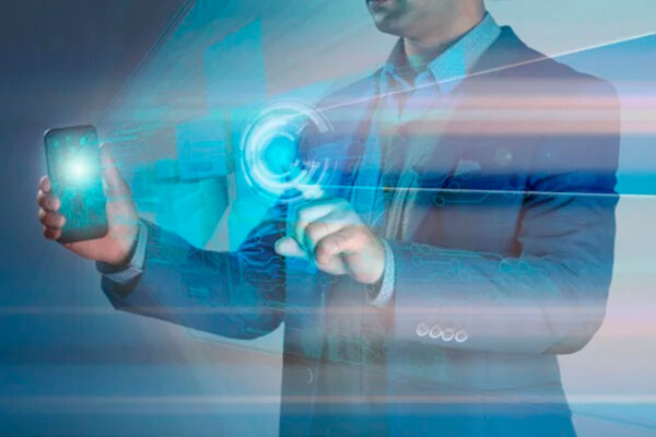 imagen de Fotomural holograma saliendo del mobil en decoracionesenvinilo.com